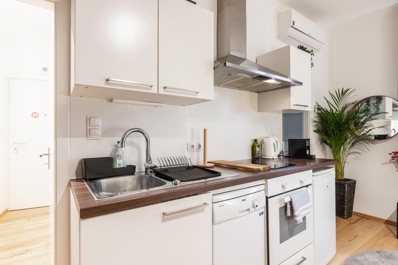 Cozy Studio Apartment Located In Vienna'S Vibrant City Center Exterior photo